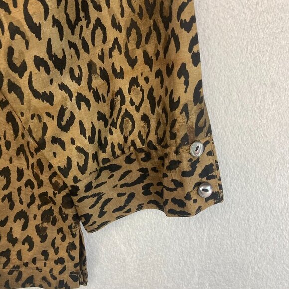 Vintage Chico's Design 100% Silk Cheetah Blouse Size 2 (Large) Button Up Top - Picture 7 of 9